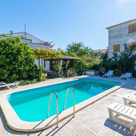 Stunning Apartment In Kastel Stari With Wifi Kaštela Exteriér fotografie