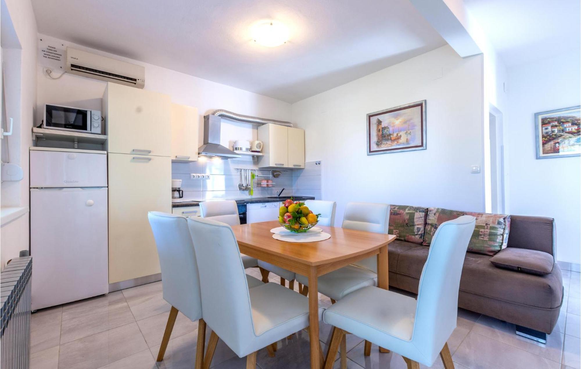 Stunning Apartment In Kastel Stari With Wifi Kaštela Exteriér fotografie
