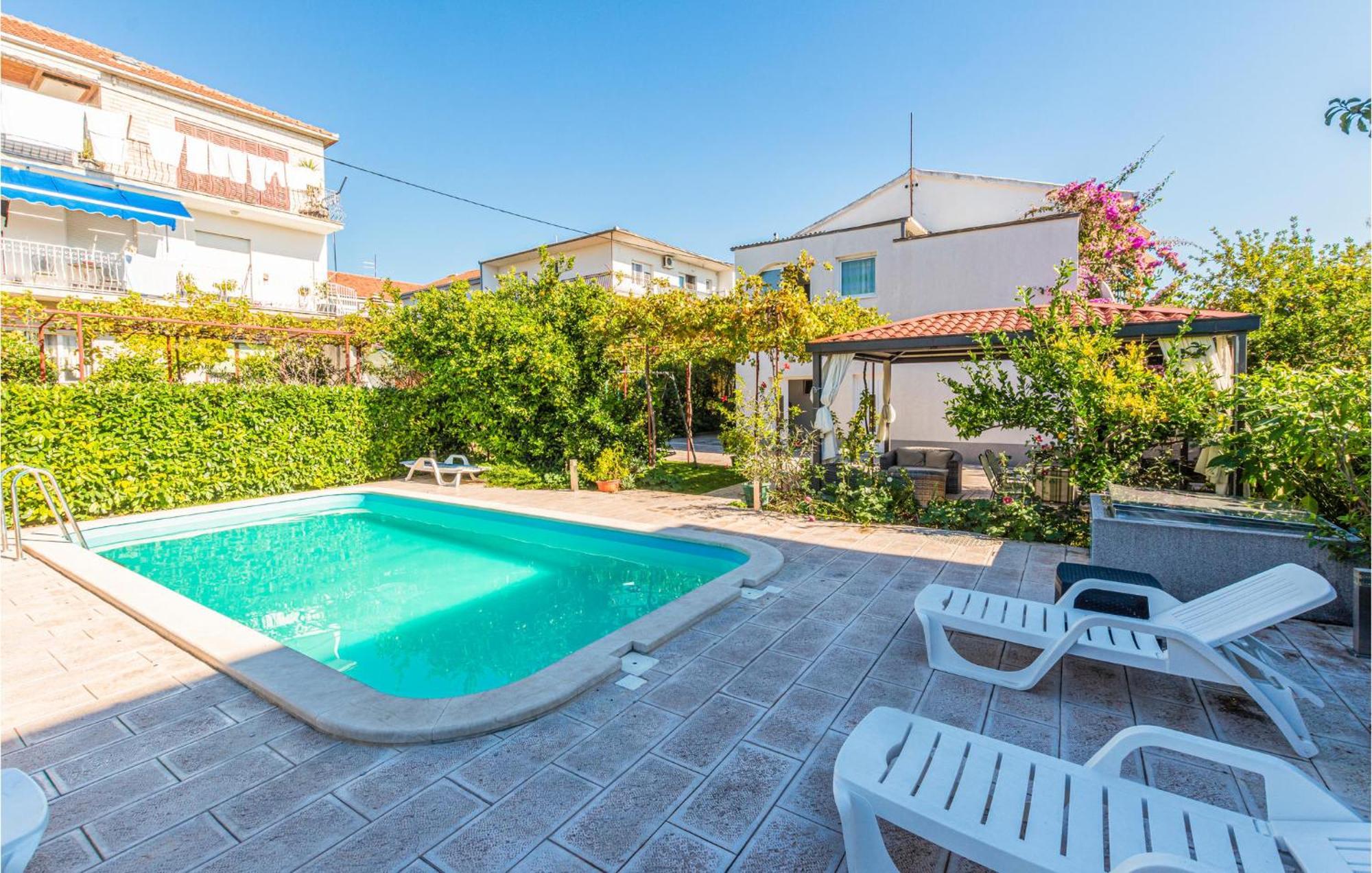 Stunning Apartment In Kastel Stari With Wifi Kaštela Exteriér fotografie