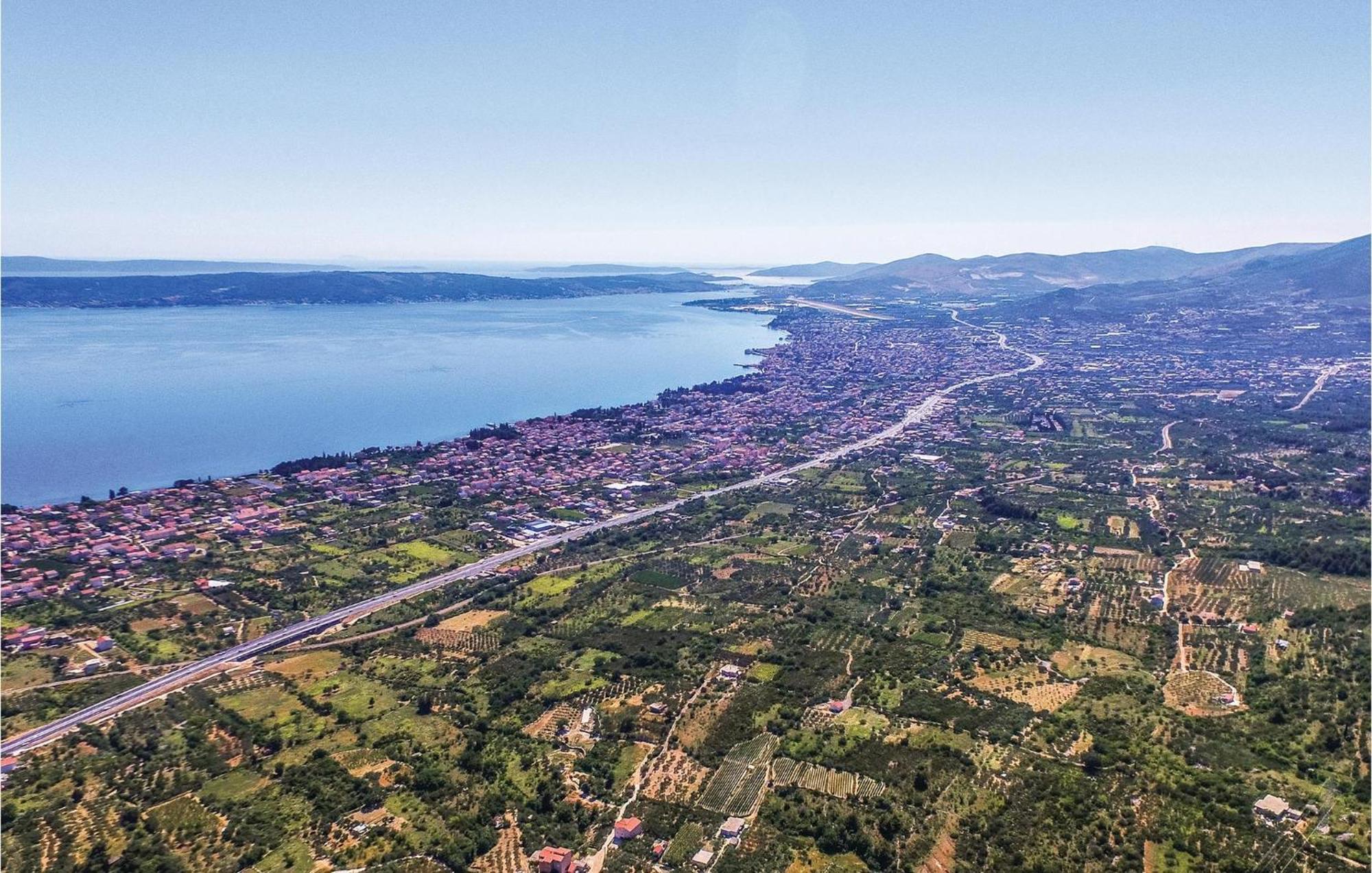 Stunning Apartment In Kastel Stari With Wifi Kaštela Exteriér fotografie